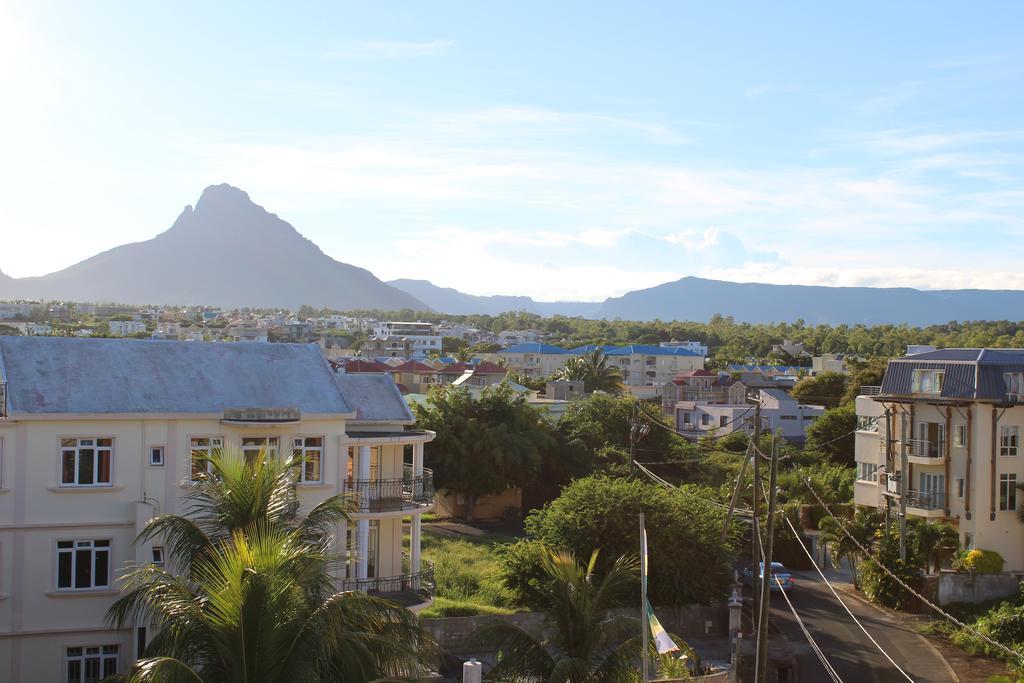 Flic En Flac Beach Penthouse Esterno foto