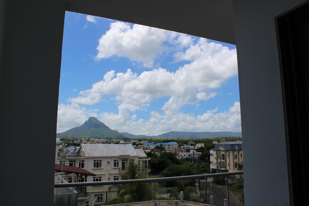 Flic En Flac Beach Penthouse Esterno foto